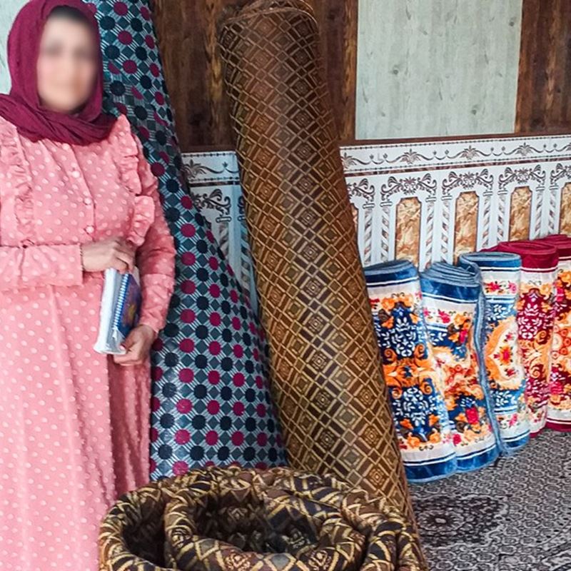 Women DRC has supported with business grants in Salah al-Din Governorate have reported that the support of their brothers or husband has helped them succeed. This includes Safa, who runs a successful tailoring shop.
